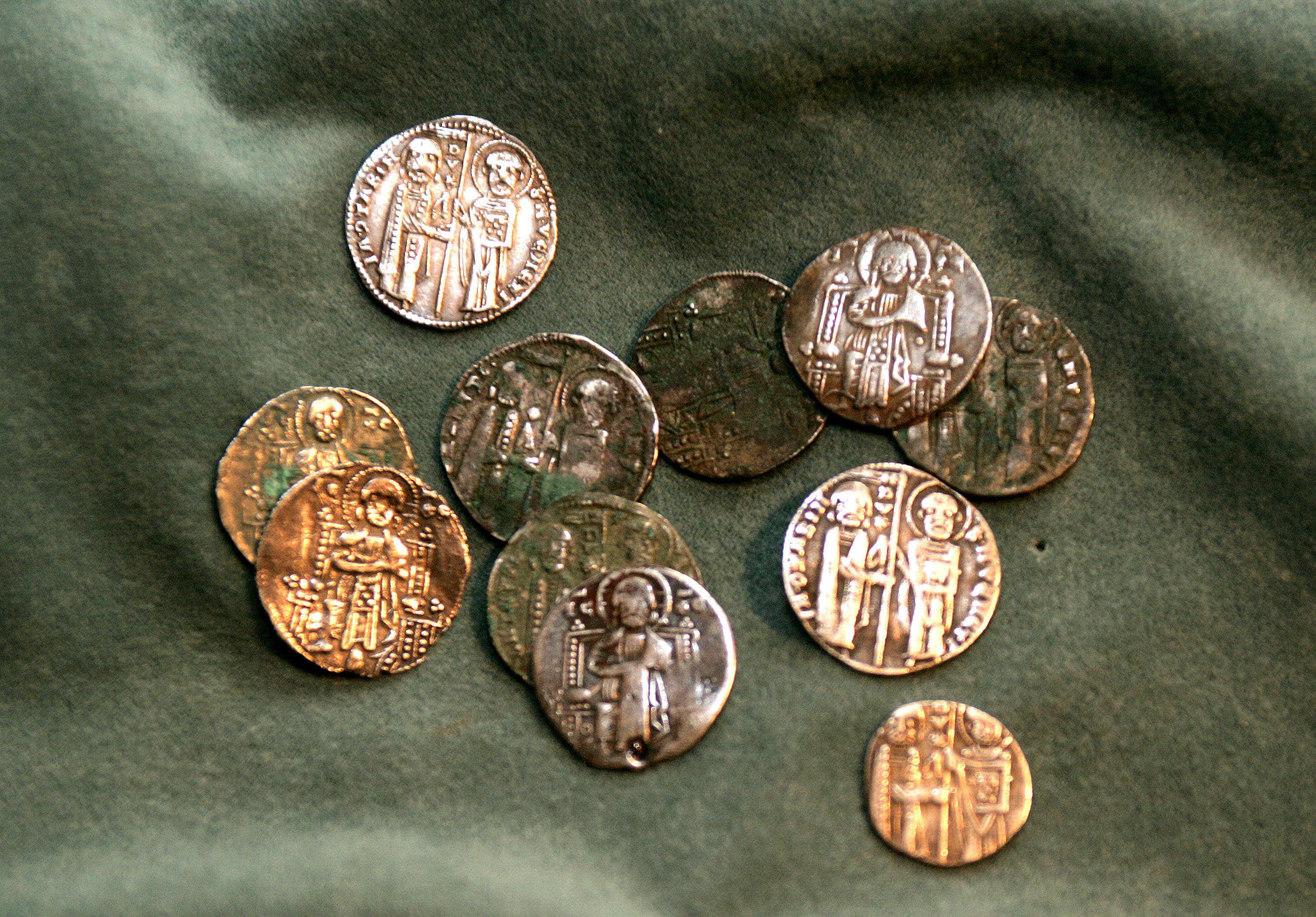 Αρχαιότητες σε κοσμηματοπωλεία της Πτοελμαΐδας εντόπισε το ΣΔΟΕ