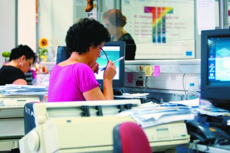 Κακή σχέση με τον υπολογιστή έχουν οι δημόσιοι υπάλληλοι