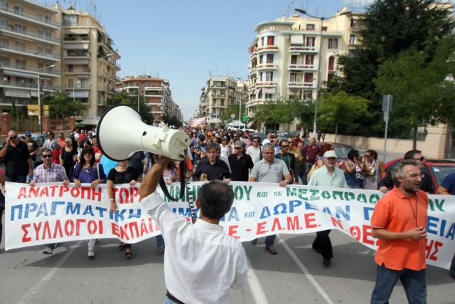 Local teacher unions decide to extend school strike