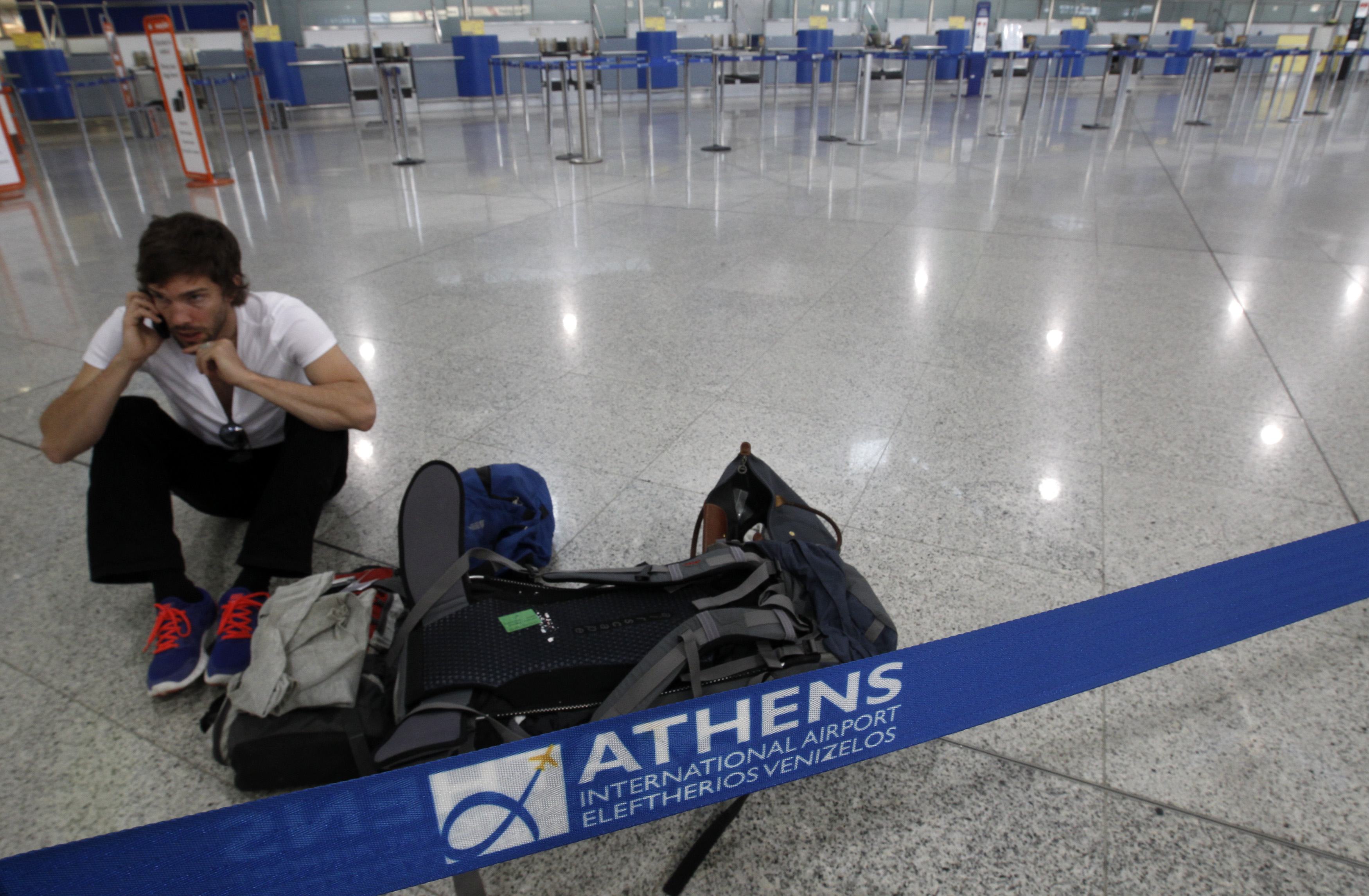 Αναγκαστική προσγείωση στην Αθήνα αεροσκάφους με επιβάτη σε αμόκ