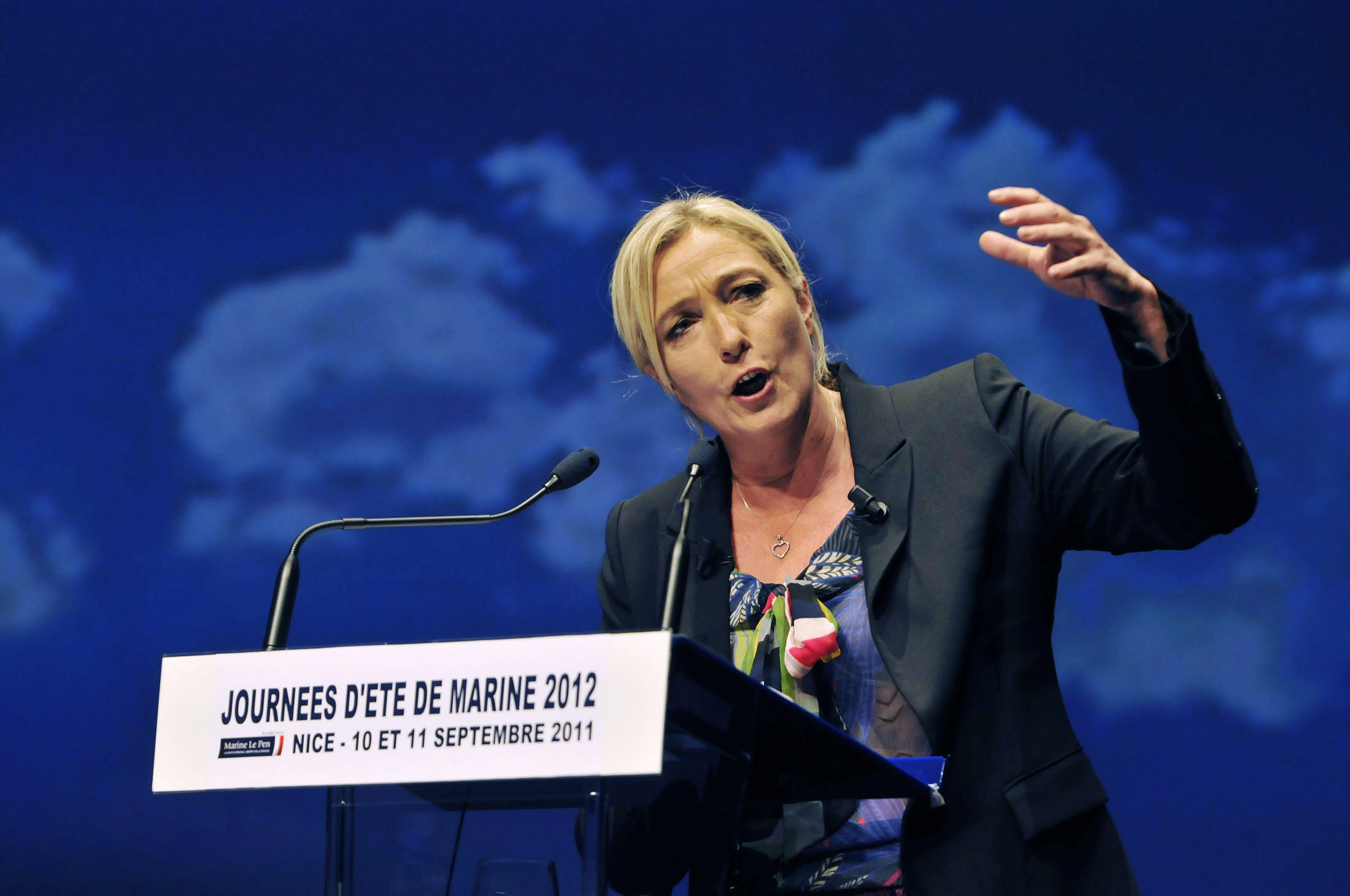 Μαρίν Λεπέν: «Εξω από το ευρώ και δεν θα χάσουμε δεκάρα»