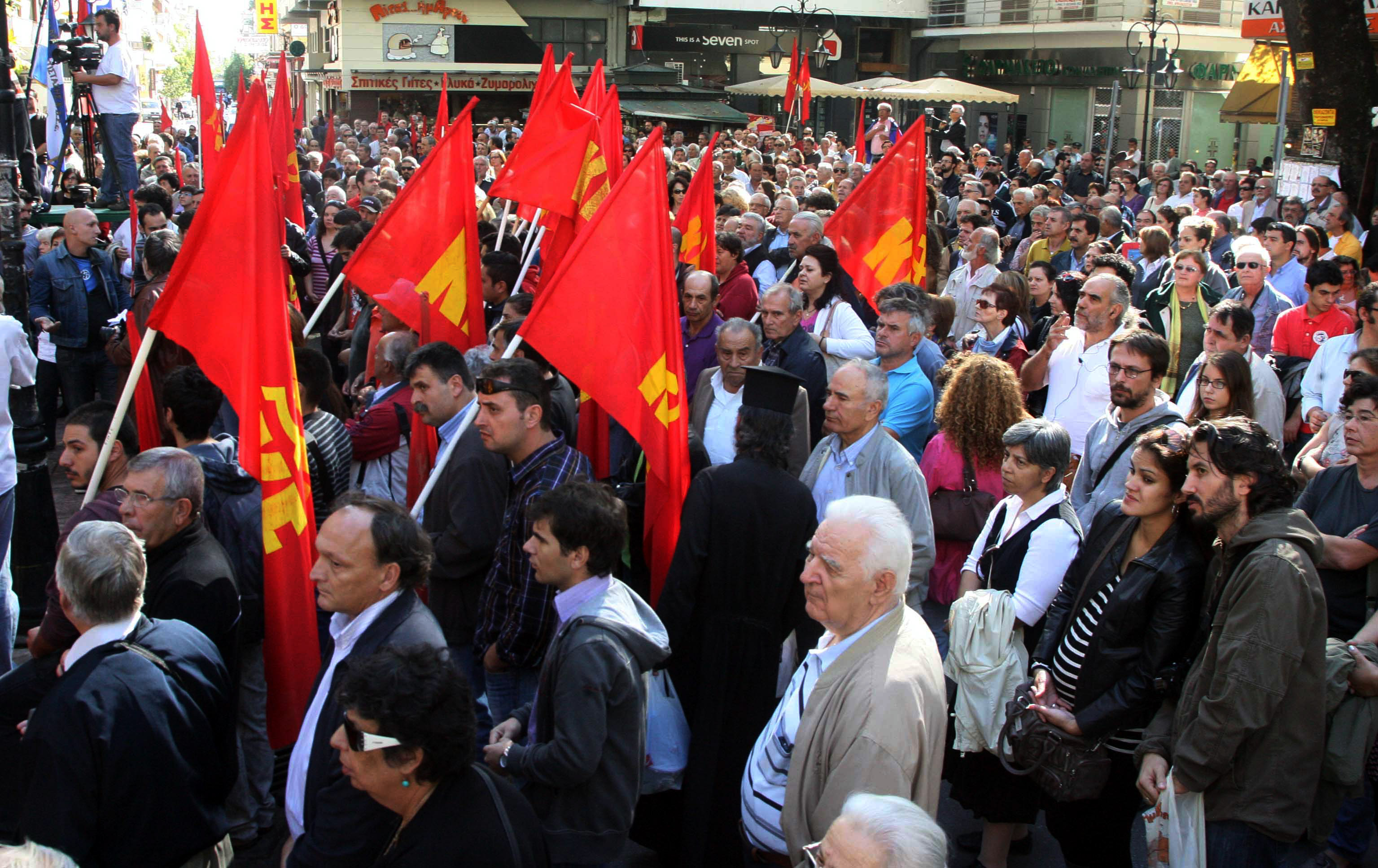 Συνδικάτα και ΣΥΡΙΖΑ στην Κλαυθμώνος, ΚΚΕ στο Σύνταγμα