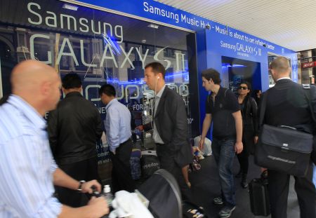 Ανοιγμα στην ΕΕ και στον Καναδά από τη Samsung