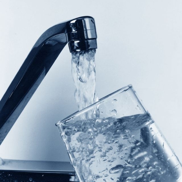 Πίνετε νερό… στην υγειά σας