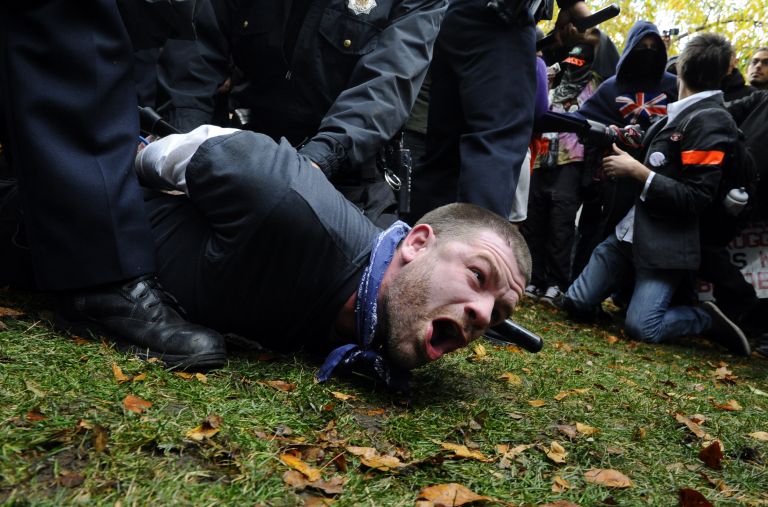 Υπερβολική βία κατά διαδηλωτών από τις αρχές της Νέας Υόρκης | tovima.gr