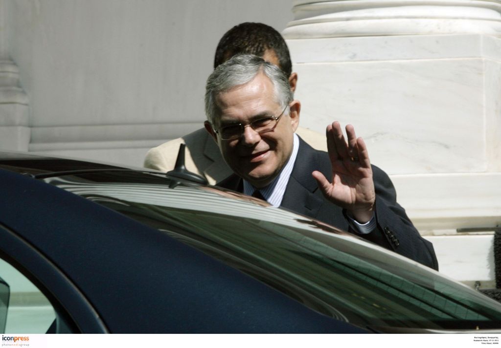 Εντολή σχηματισμού κυβέρνησης στον Λουκά Παπαδήμο