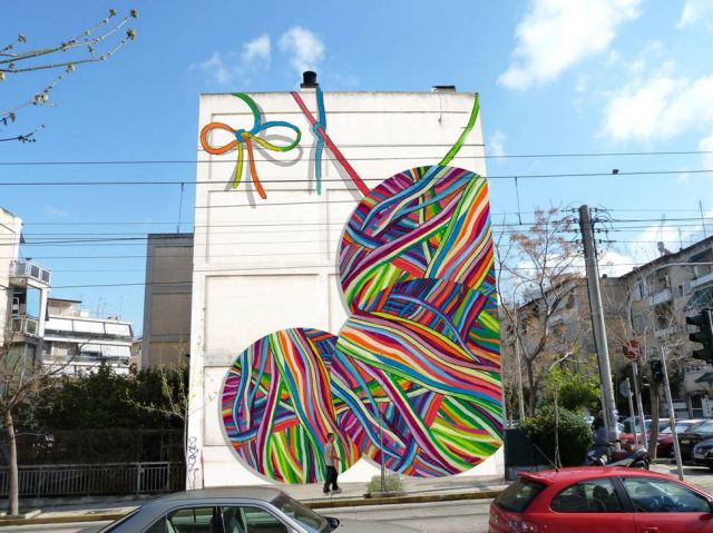 Τοιχογραφίες σε τρία κτίρια στολίζουν το κέντρο της Αθήνας