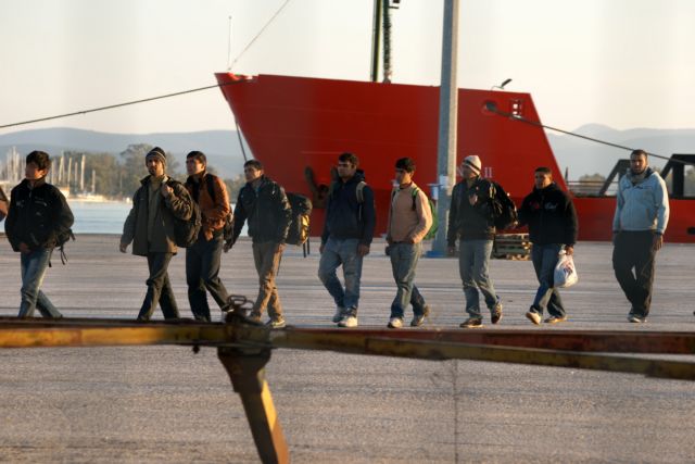 Σε καταυλισμούς οι λαθρομετανάστες που εντοπίζονται στο Αιγαίο
