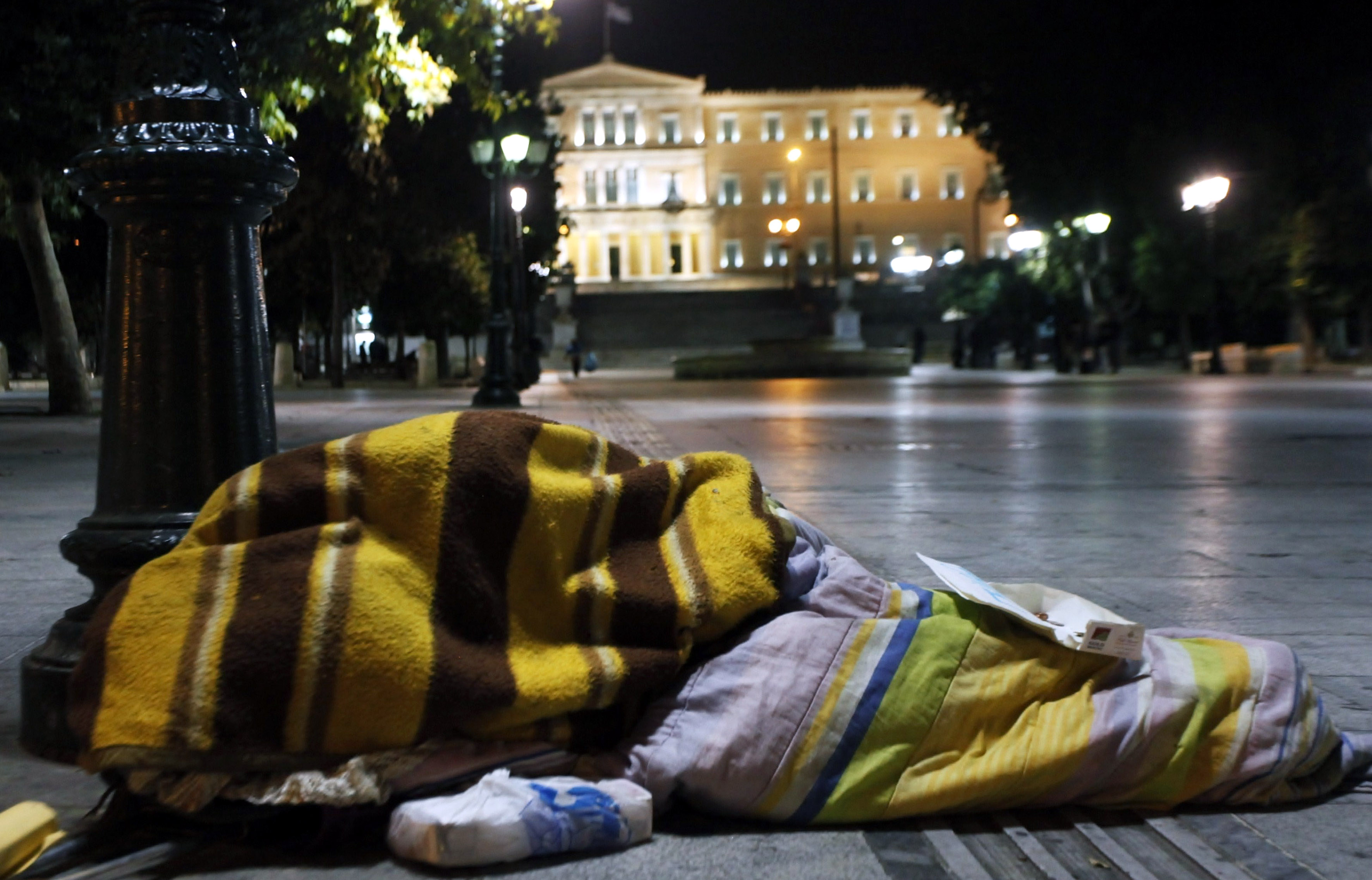 Μεγαλώνει ο αριθμός των αστέγων στην Αττική και στη Βόρεια Ελλάδα