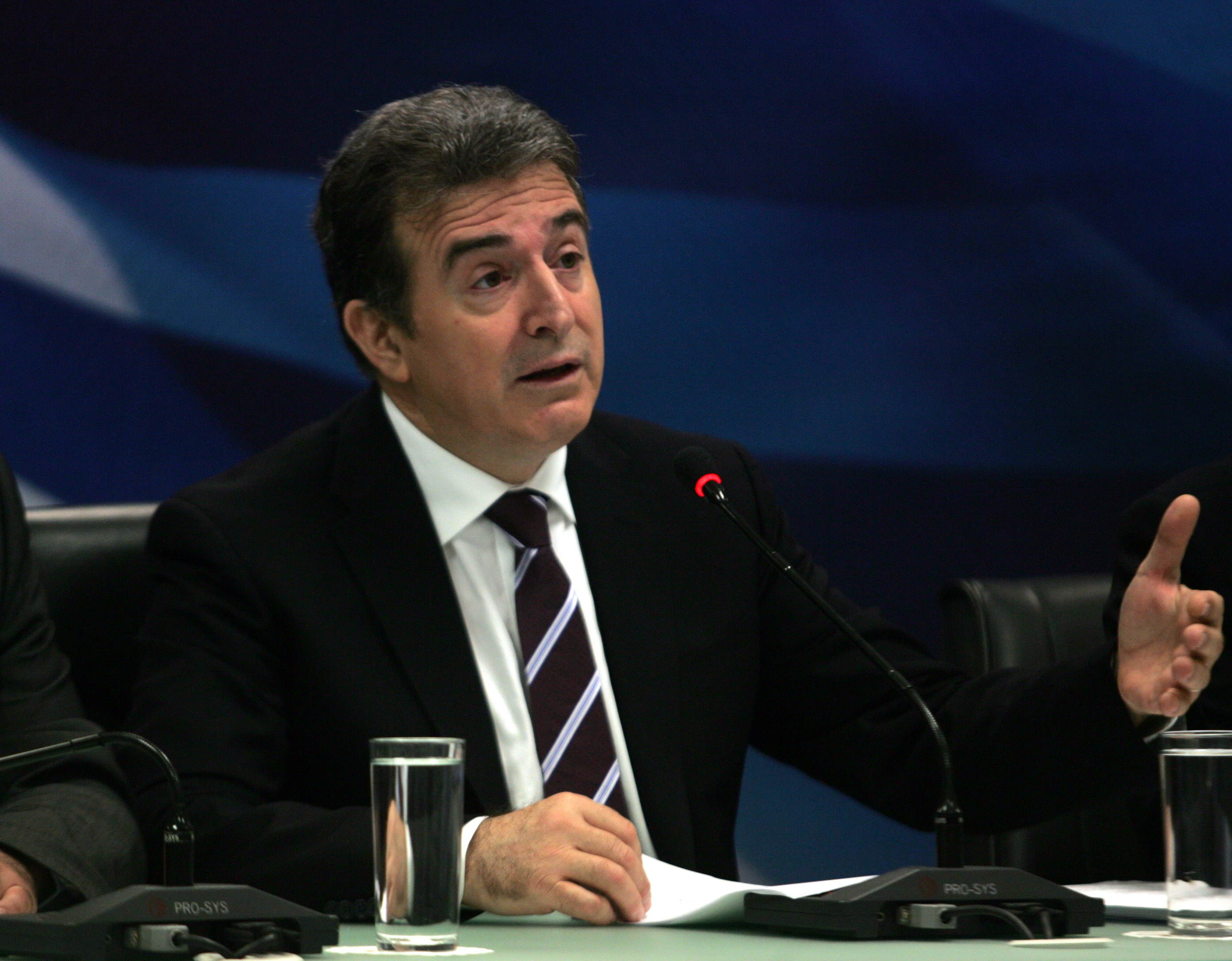 Μ. Χρυσοχοΐδης: «Ο κ. Παπανδρέου δεν μπορεί να μείνει στην παράταξη»