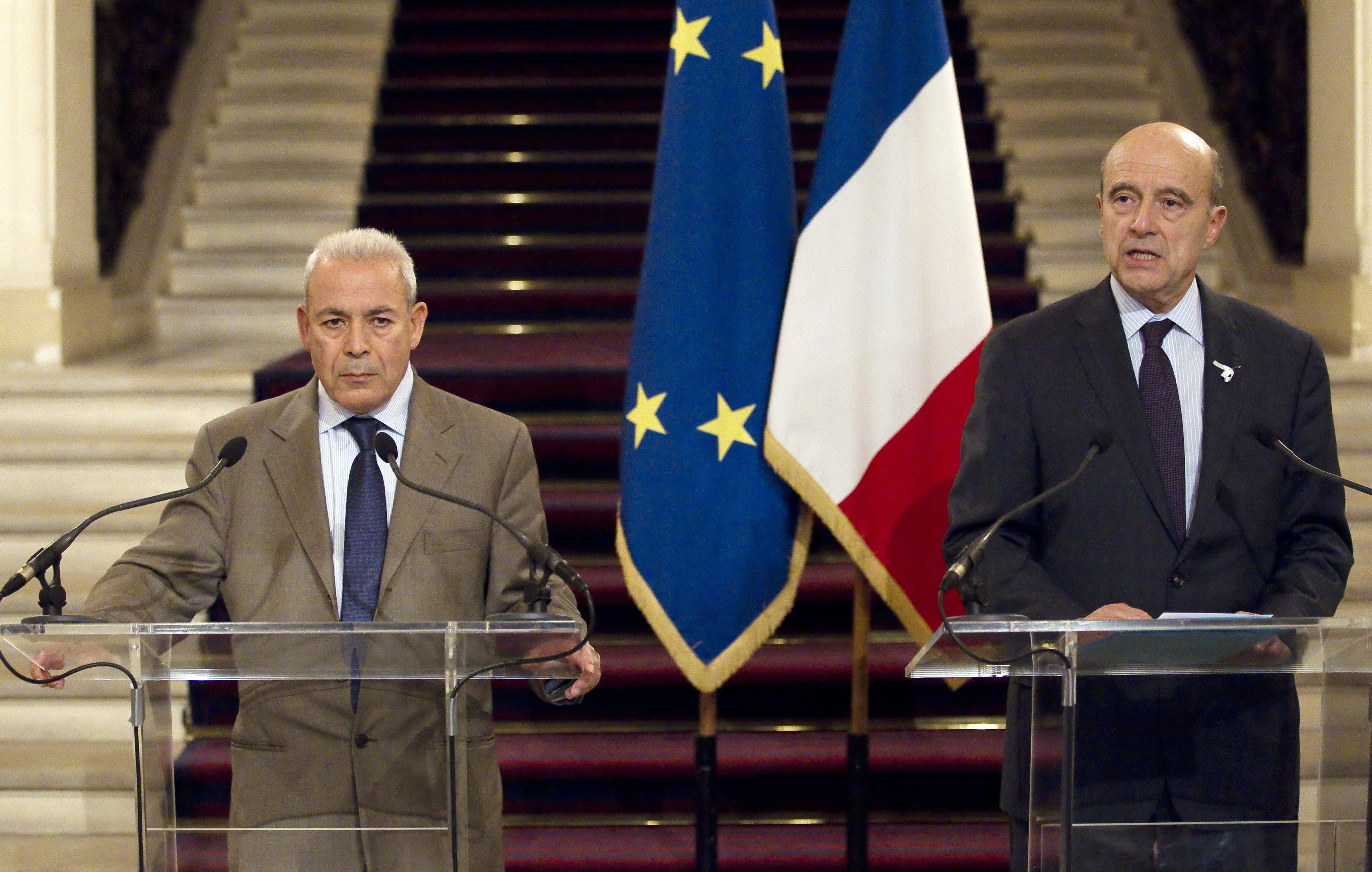 Ο Αλέν Ζιπέ υποψήφιος για το προεδρικό χρίσμα της γαλλικής Δεξιάς