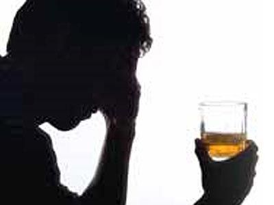 Τρεις στους 10 δεν γνωρίζουν ότι απαγορεύεται το αλκοόλ σε παιδιά και εφήβους