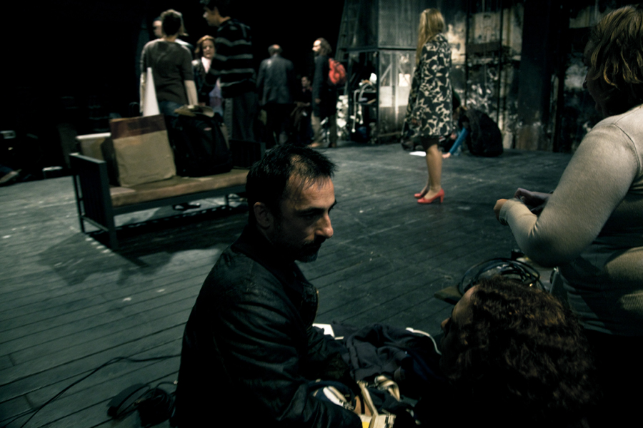 Μια βραδιά στην κατάληψη του «Εμπρός»