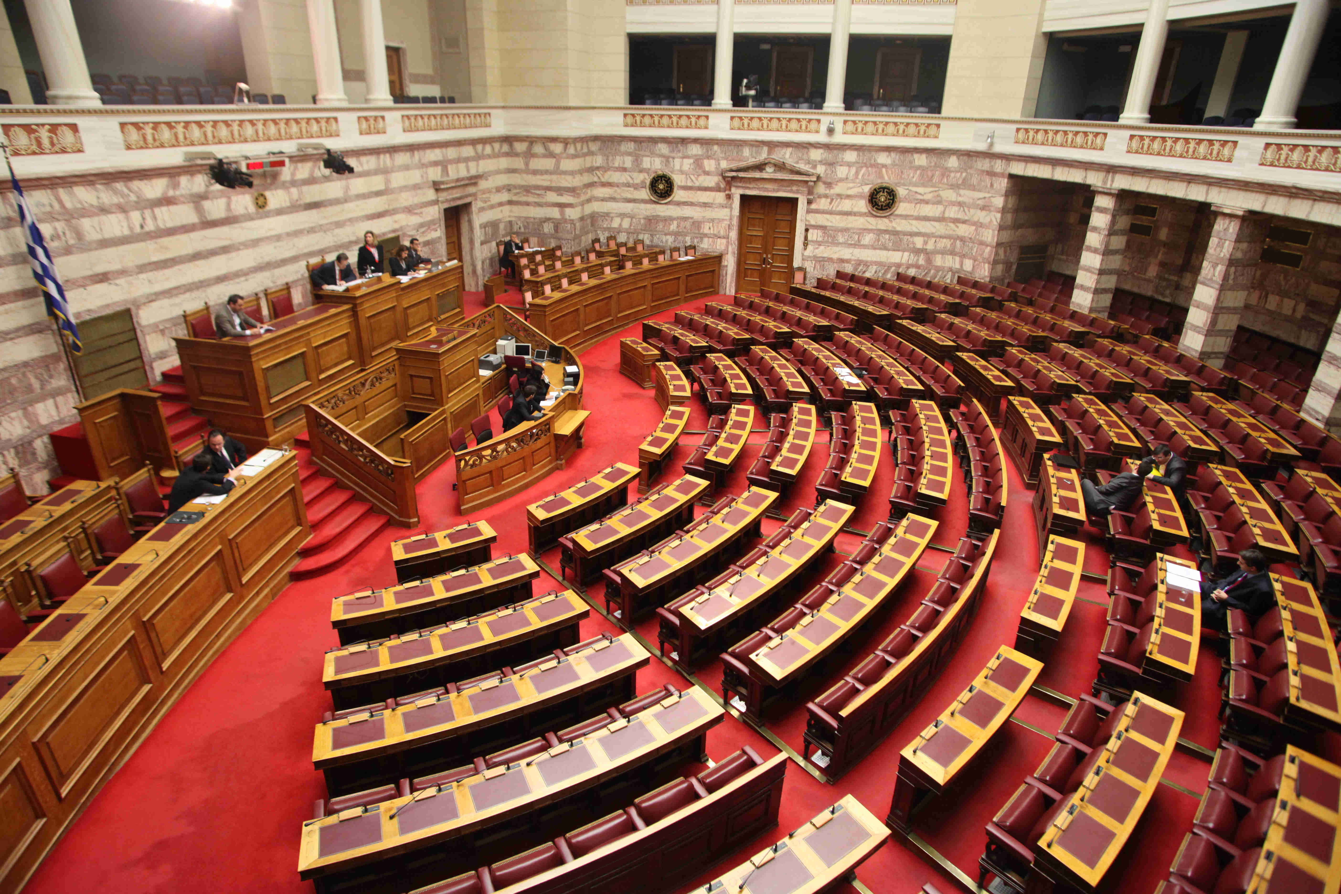 Καταθέτει για το πολιτικό χρήμα ο Ελληνοελβετός βουλευτής