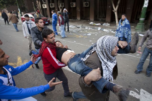 Αίγυπτος: Αιματηρές συγκρούσεις διαδηλωτών και αστυνομίας