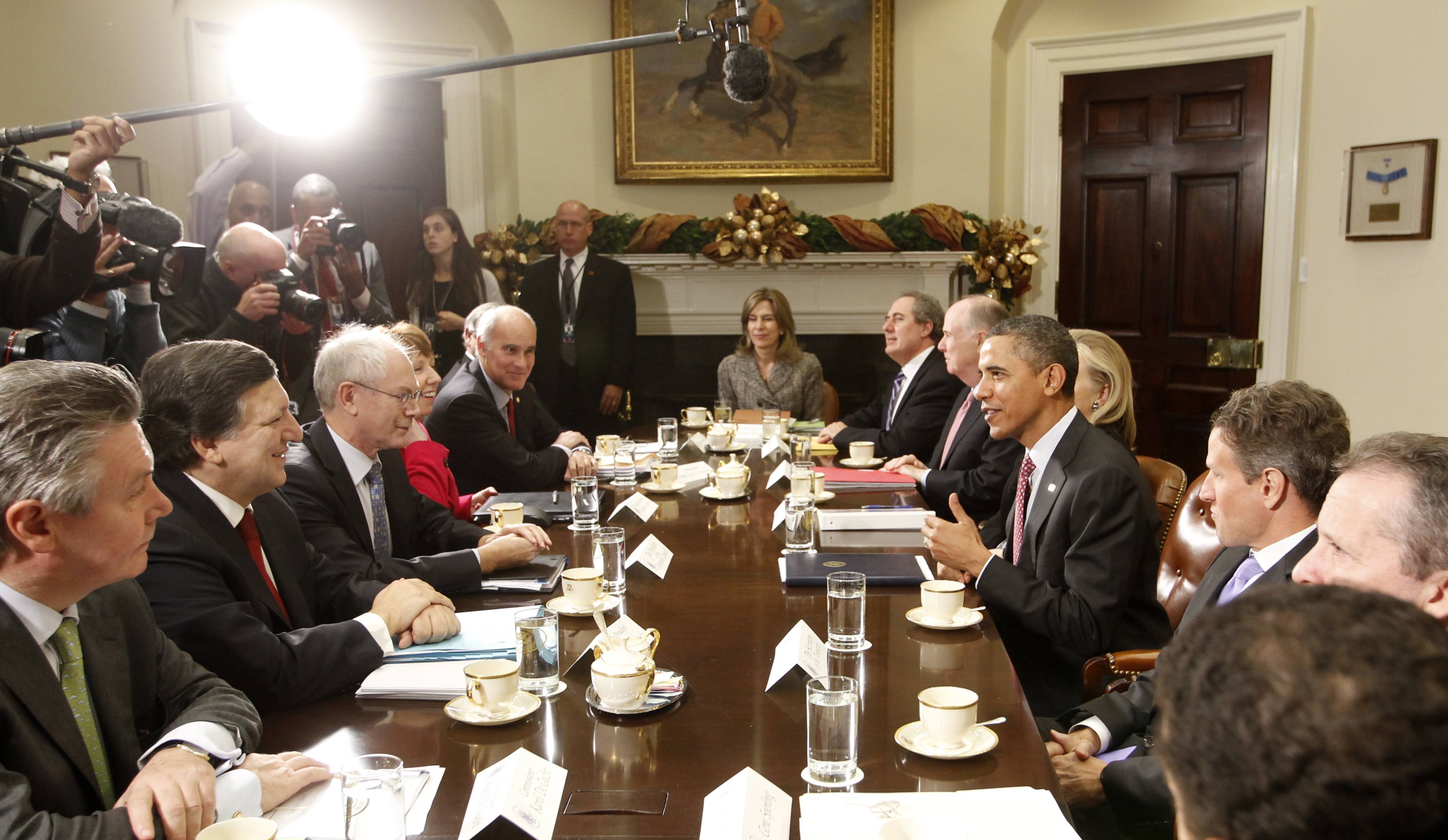 Ομπάμα: πιέζει την Ευρώπη για επίλυση της κρίσης χρέους