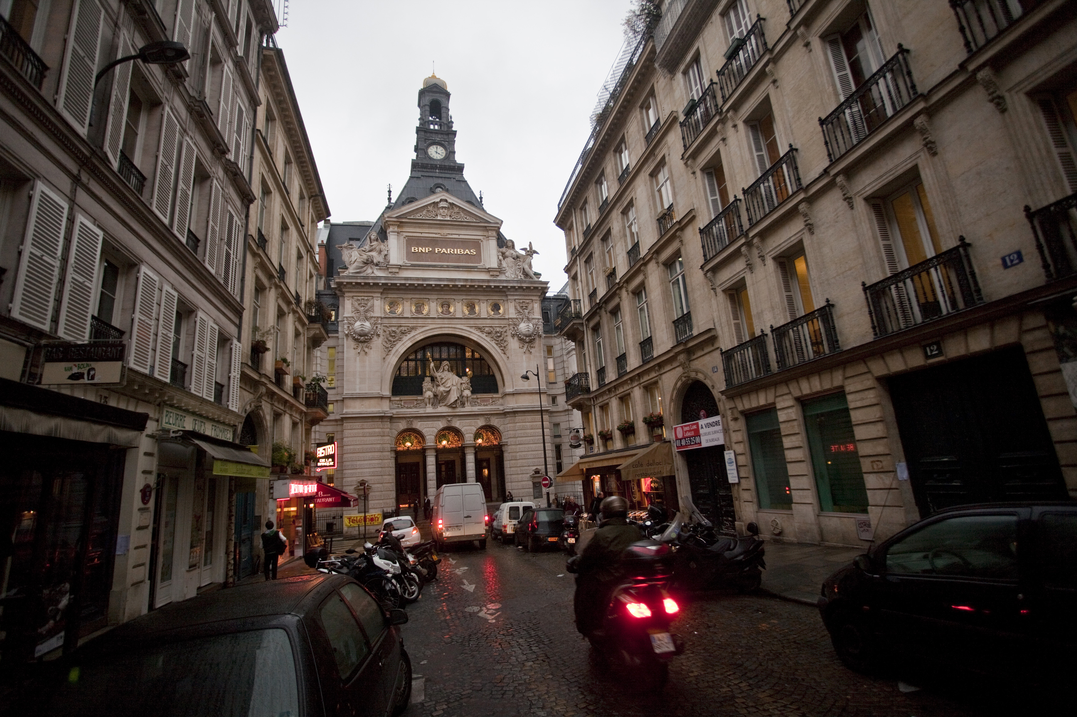Παρίσι: «Δεν χρειάζονται στήριξη οι μεγάλες γαλλικές τράπεζες»
