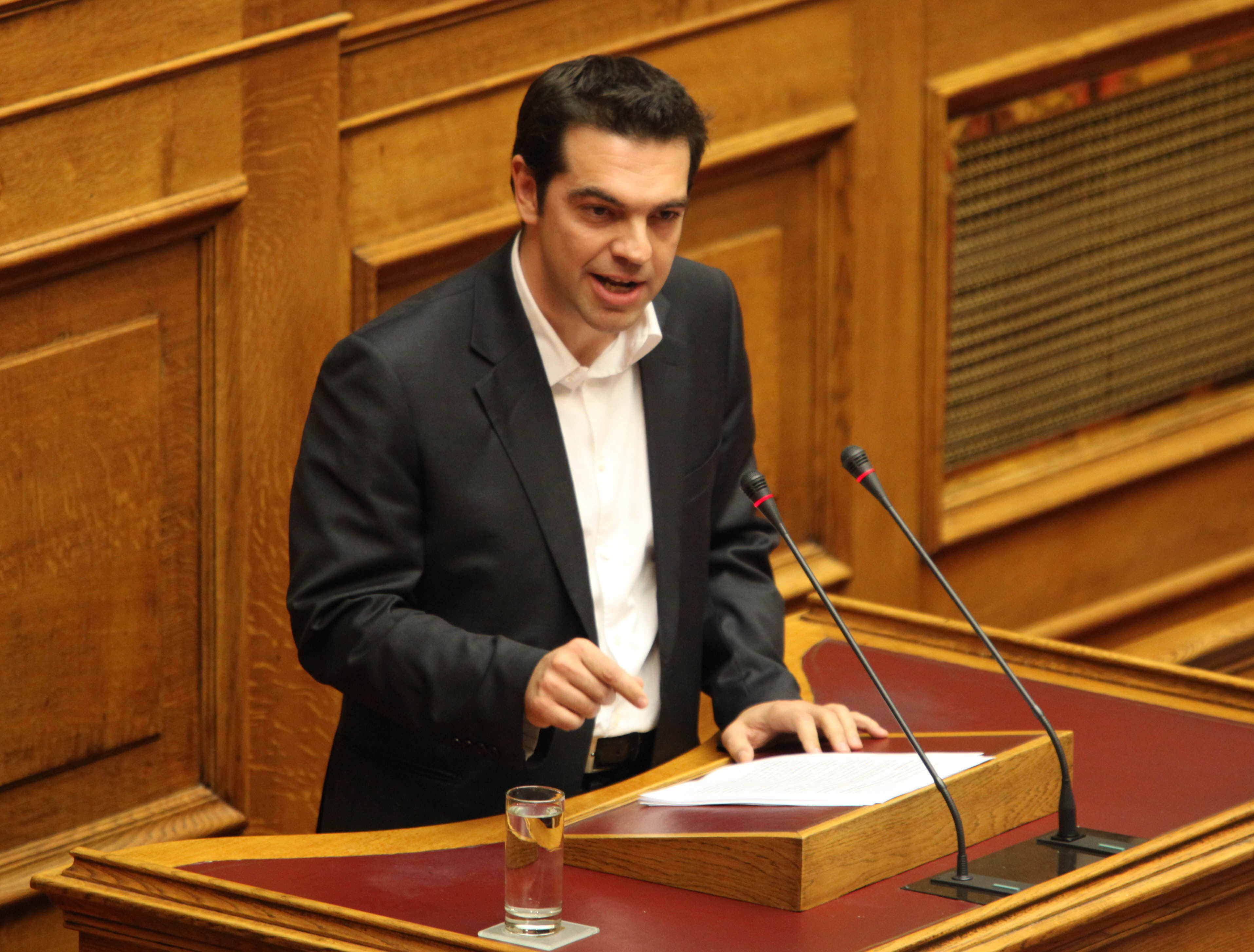 Αλέξης Τσίπρας: Αντιδημοκρατική εκτροπή η ρύθμιση για μείωση μισθών