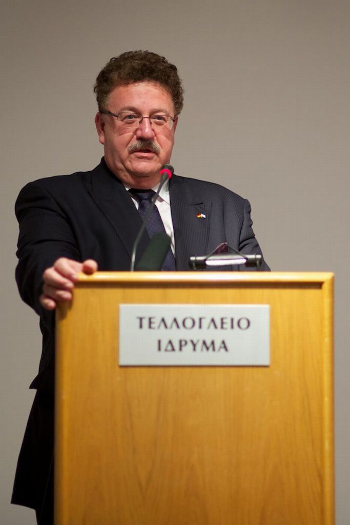 Χ. Φούχτελ: «Ελληνες ελάτε στη Γερμανία να δουλέψετε»