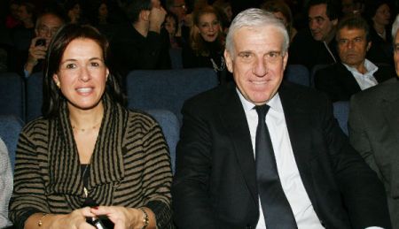 Ελεύθεροι με εγγύηση ο Γιάννος Παπαντωνίου και η σύζυγός του