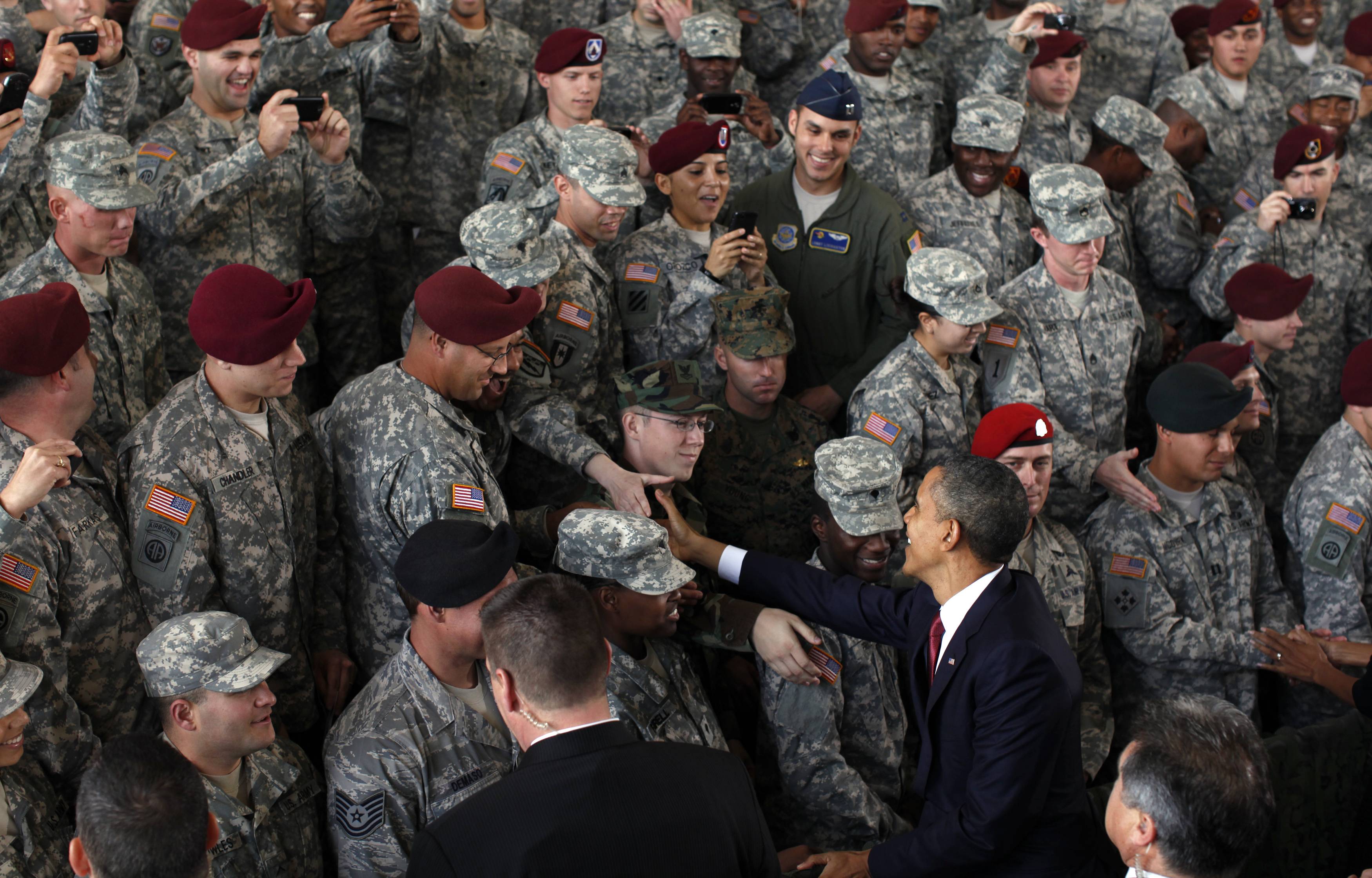 Συμβολικός «αποχαιρετισμός στα όπλα» του Ιράκ από τον Ομπάμα