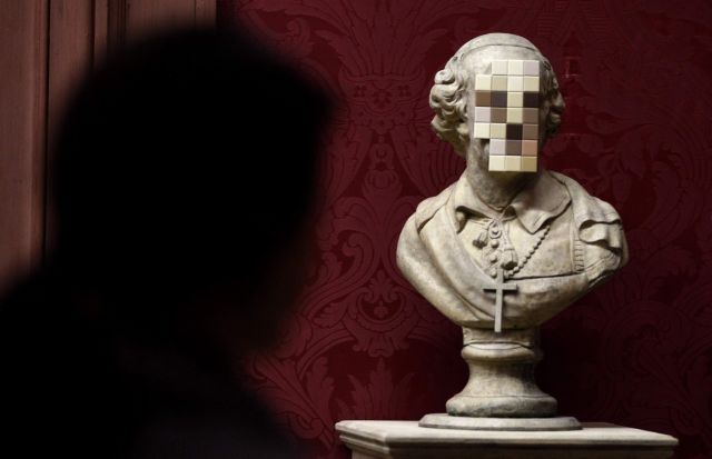 Ο Banksy καταγγέλει με προτομή την παιδεραστία στην καθολική εκκλησία