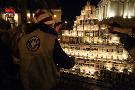 Δέντρο από γάλα στολίζουν και φέτος οι Γιατροί του Κόσμου