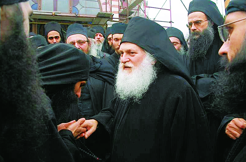 Αρχισε και διεκόπη η δίκη για το σκάνδαλο της Μονής Βατοπαιδίου