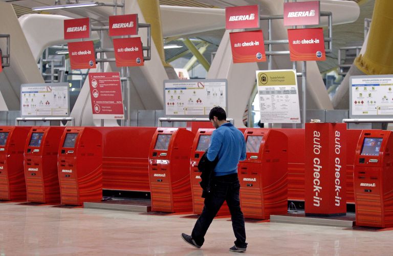 Μαδρίτη: Συναγερμός στο αεροδρόμιο λόγω ταξιδιώτισσας με πυρετό | tovima.gr
