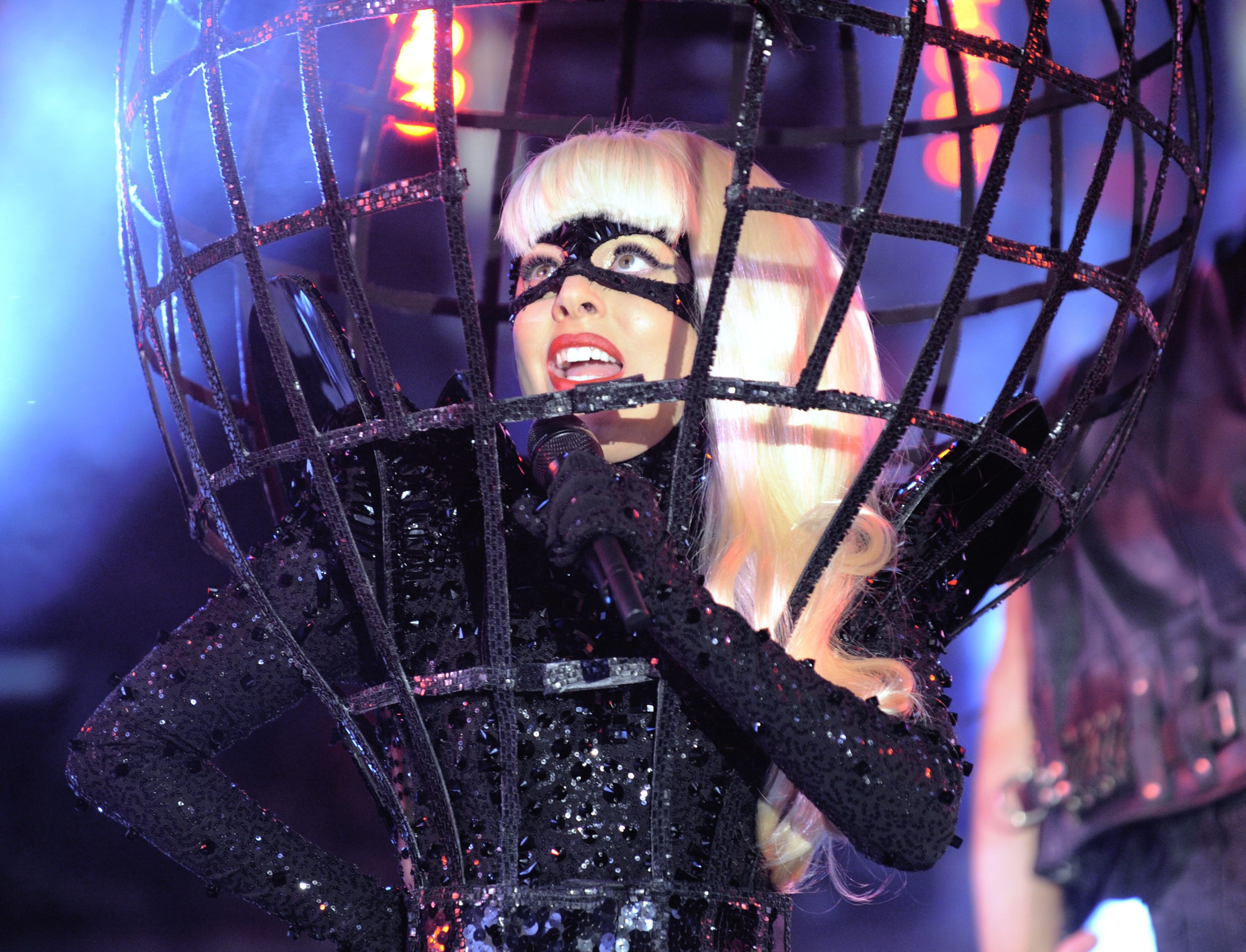 Lady Gaga – Αποκλειστική συνέντευξη: «Είμαι πολύ καλύτερη τραγουδίστρια και πολύ καλύτερη δημιουργός τραγουδιών από όσο όμορφη, και τα προτιμώ από την ομορφιά»