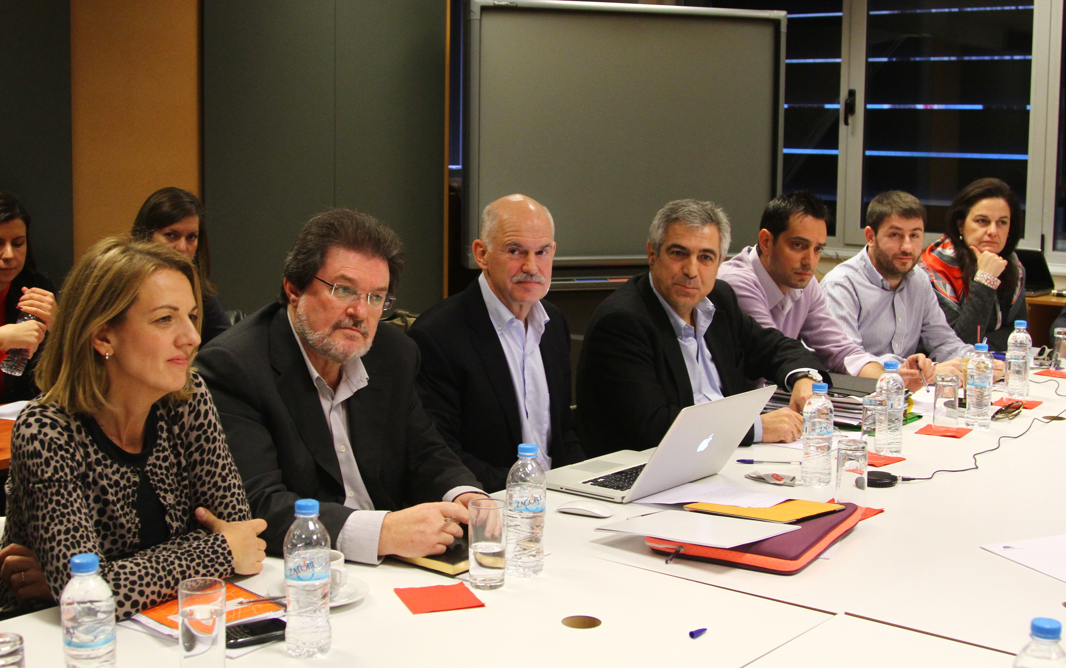 ΠαΣοΚ: στις 18 Μαρτίου και από τη βάση η εκλογή νέου προέδρου