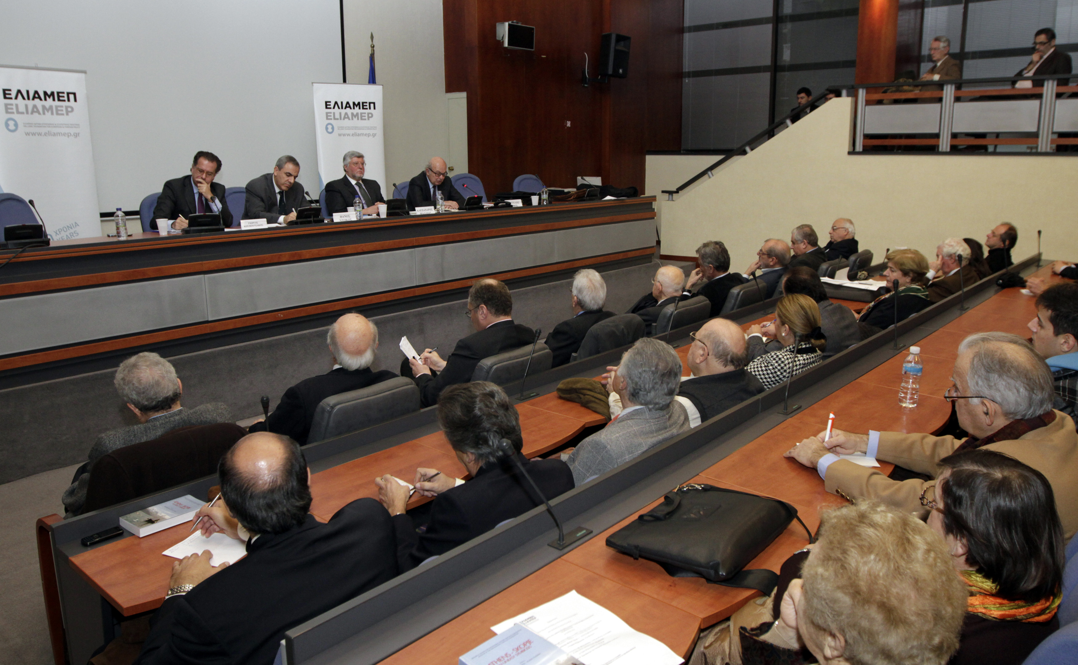 Η Ελλάδα πρέπει να καταγγείλει την Ενδιάμεση Συμφωνία