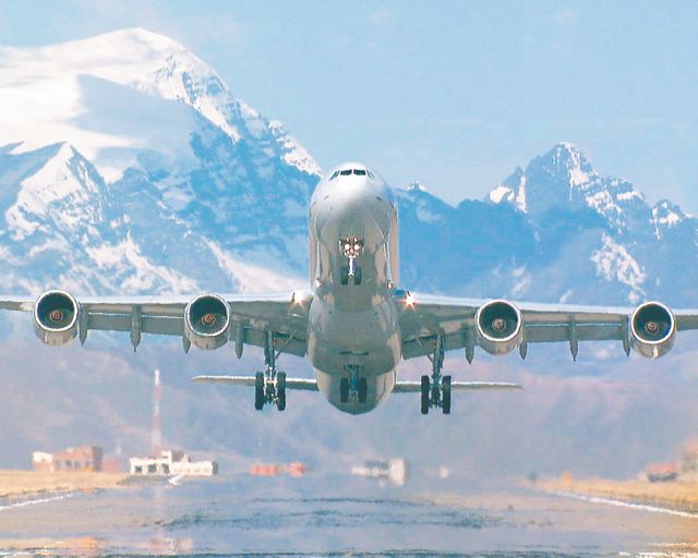 ΥΠΑ: Ρεκόρ επιβατικής κίνησης το 2014 στα ελληνικά αεροδρόμια