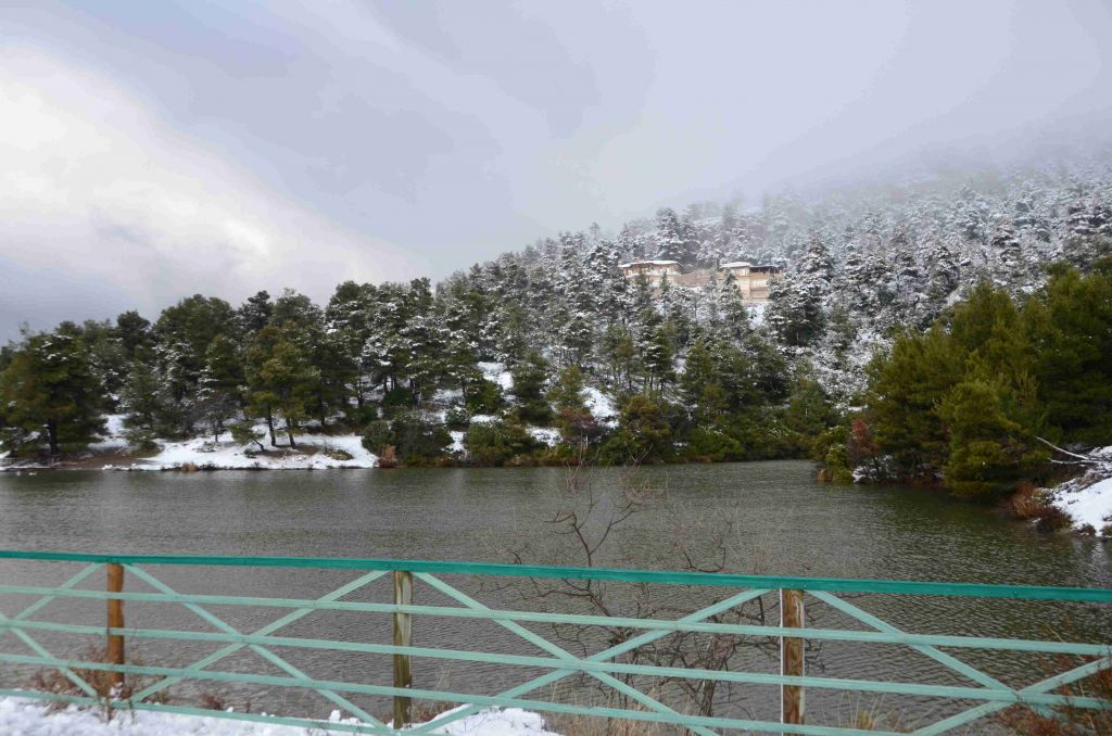 Προβλήματα από τις χιονοπτώσεις, κλειστά σχολεία στην Αττική