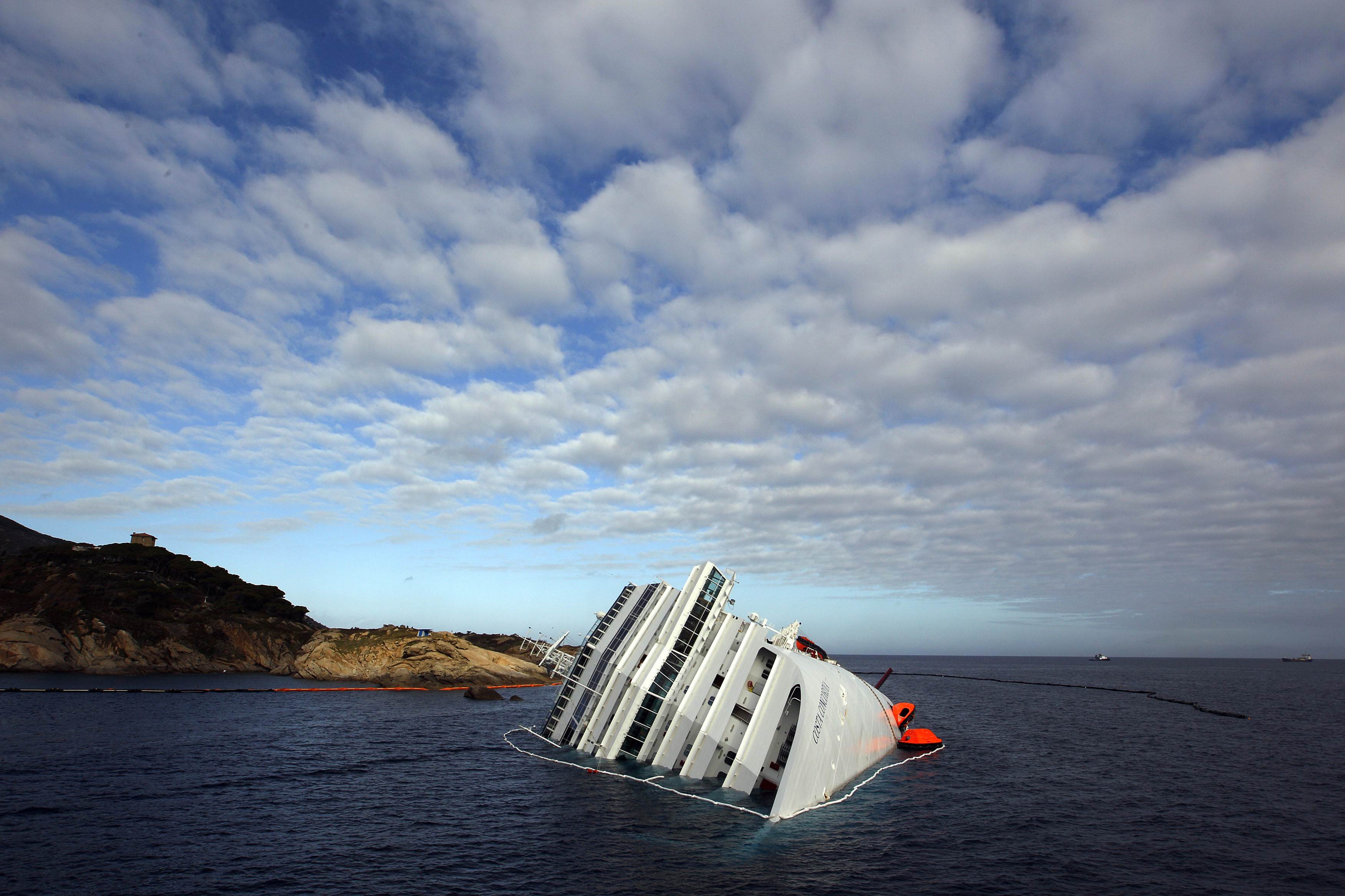 Βρέθηκαν τέσσερις σοροί στο βυθισμένο Costa Concordia