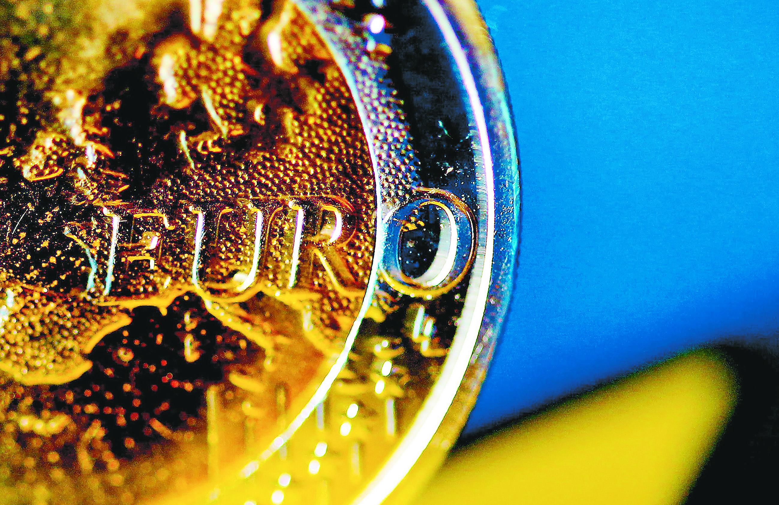 WS Journal: Τα γεγονότα – σταθμοί της επιβίωσης του ευρώ το 2012