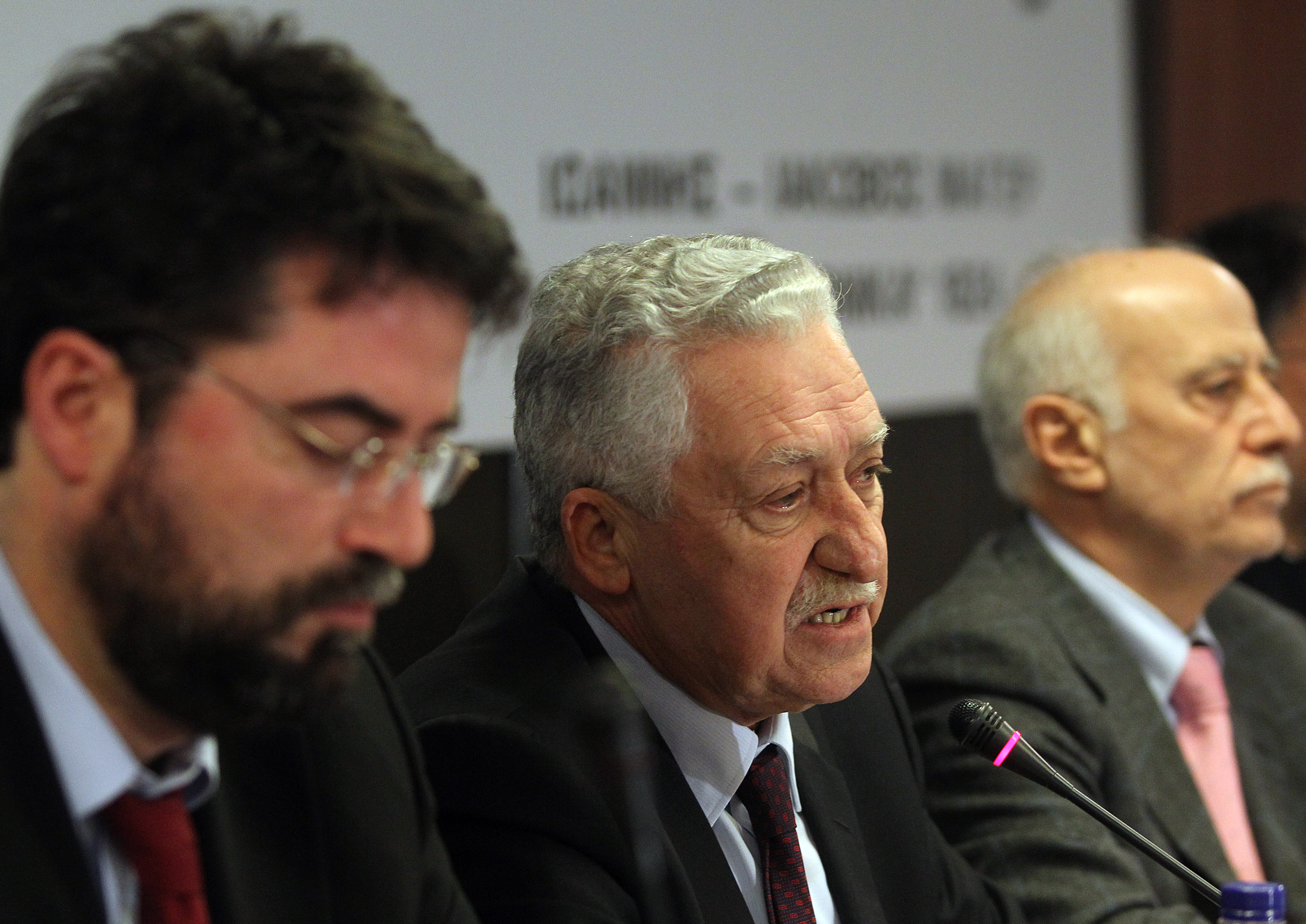 Β.Οικονόμου:Καταστροφικό αν είναι αυτό το αποτέλεσμα για τη ΔΗΜΑΡ