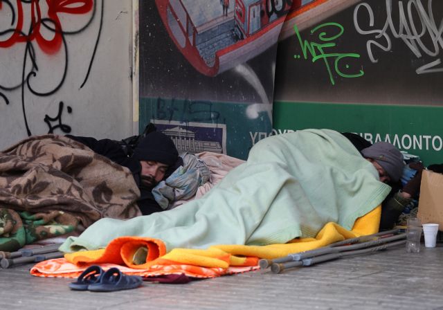 Ανδρες, μέχρι 55 ετών, οι άστεγοι της Αθήνας