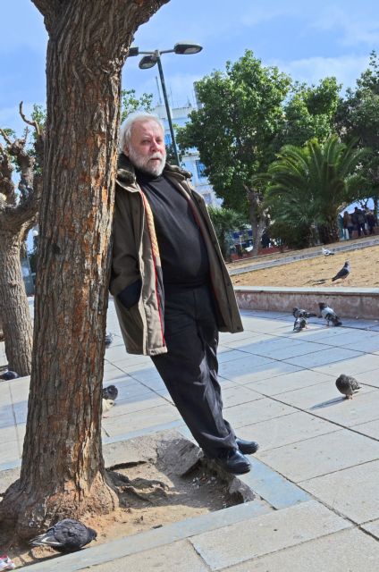 Γιώργος Μαρκόπουλος: Ο ποιητής της πλατείας Βικτωρίας