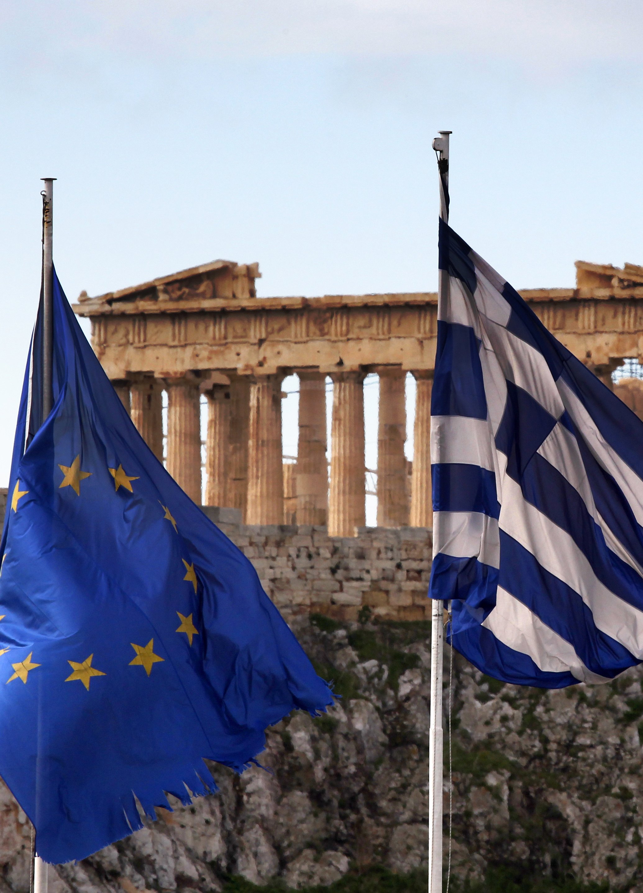 Κομισιόν: Η τήρηση του μνημονίου προϋπόθεση για την παραμονή της Ελλάδας στο ευρώ
