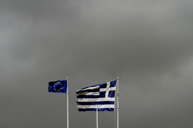 Reuters: Η Αθήνα πλησάζει πιό κοντά στη χρεοκοπία