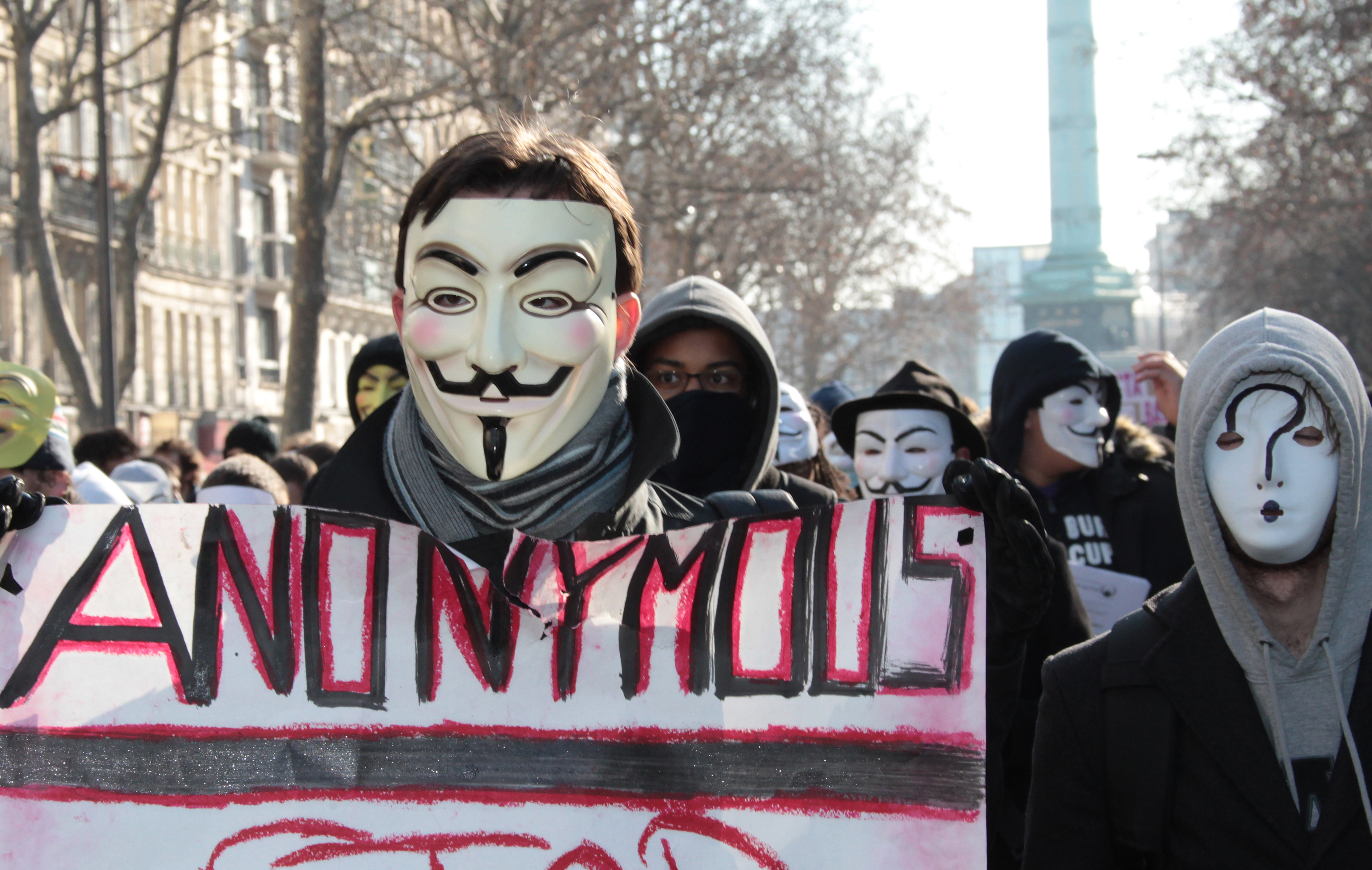 Anonymous: Θα πάψει η φωνή της Χρυσής Αυγής στο διαδίκτυο (video)