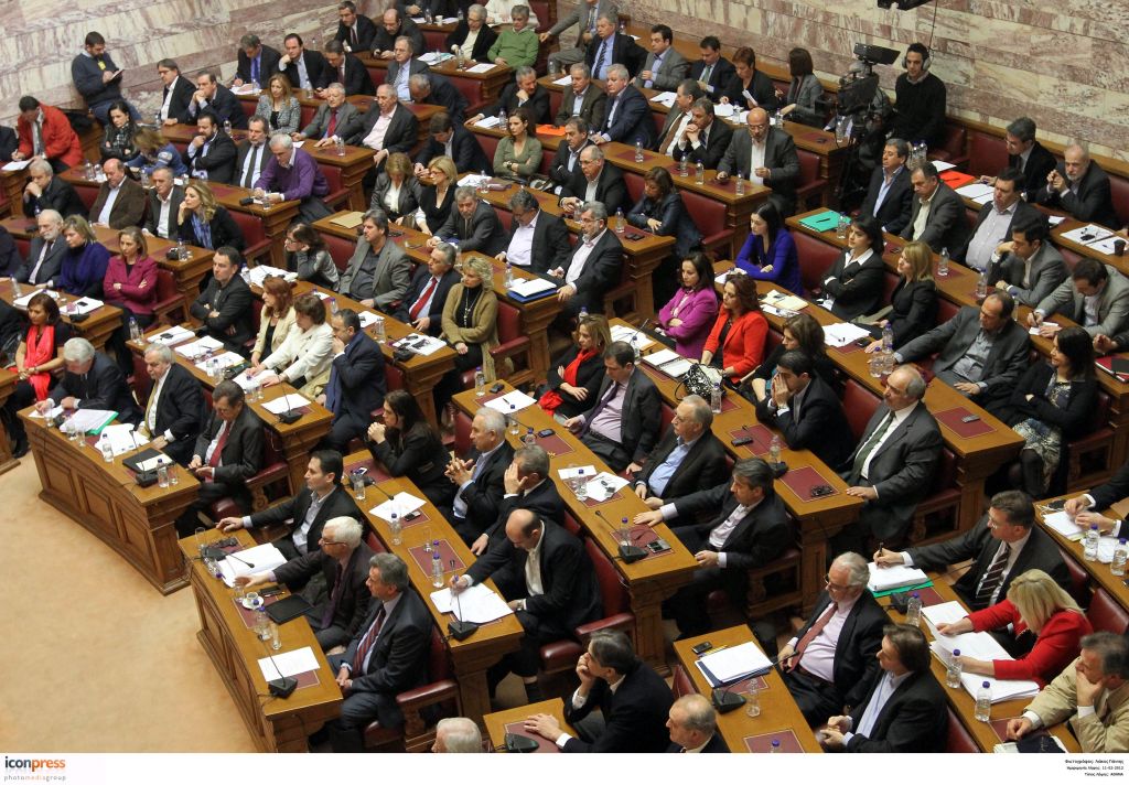 «Ναι» στο Μνημόνιο από 199 βουλευτές και «όχι» από 74