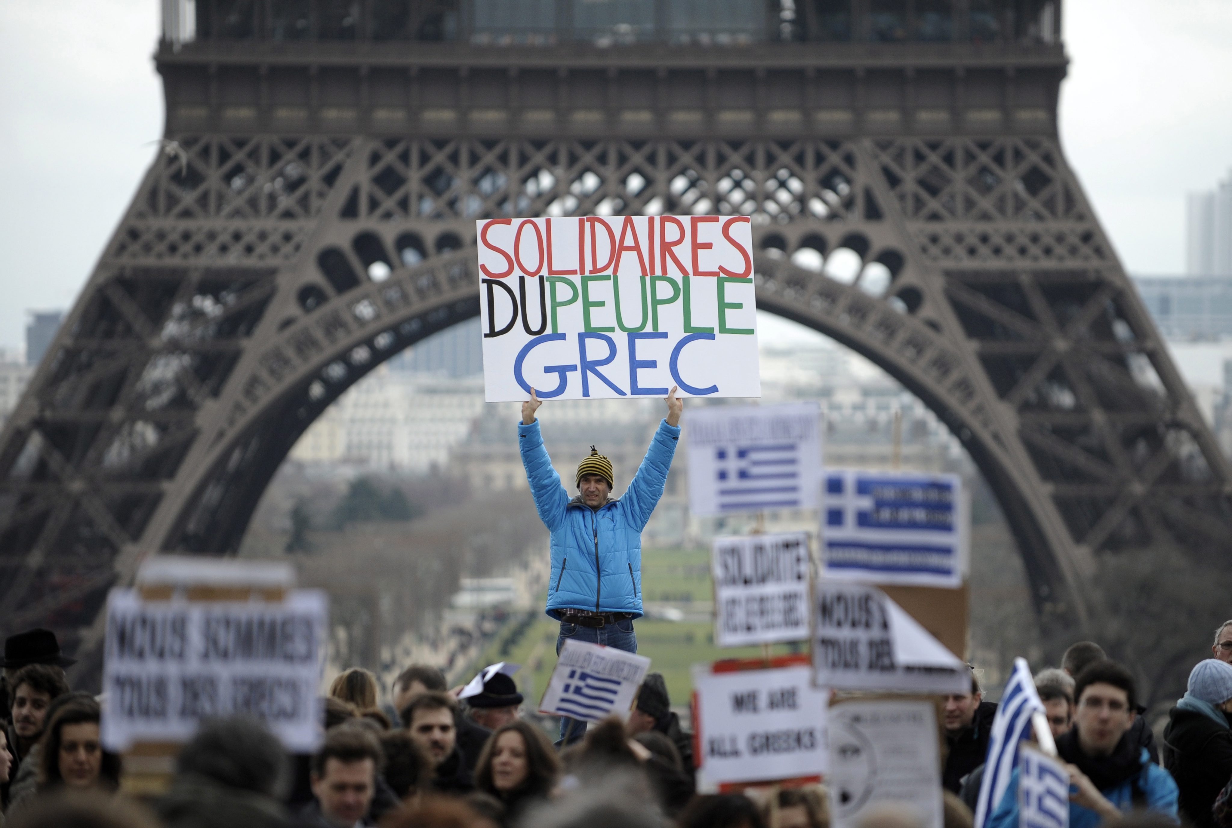 Γαλλία: «Φτωχοί» δηλώνουν οι μισοί πολίτες