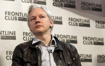 Wikileaks:Πανηγυρισμοί για την «άφεση» στην Μάνινγκ – το βλέμμα στον Άσανζ