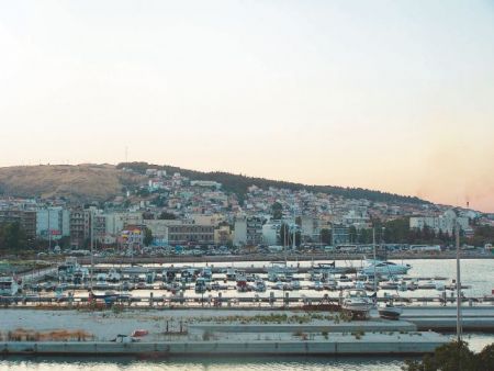 Επεκτείνεται σε στεριά και θάλασσα η Folli Follie