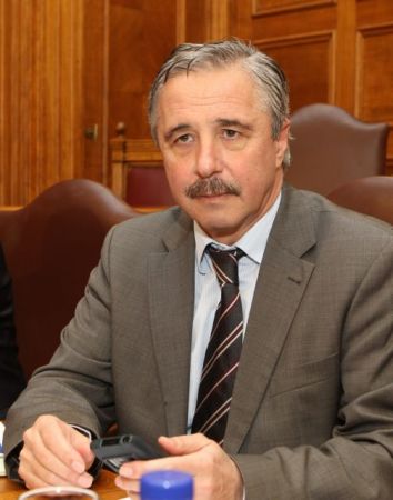 Γιάννης  Μανιάτης: «Η χώρα δεν στάθηκε όρθια από θαύμα»