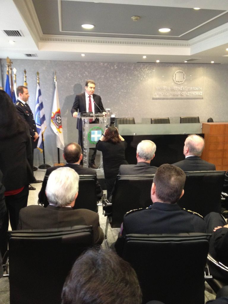 Με αιχμές η ανάληψη του υπουργείου από τον Μιχάλη Χρυσοχοΐδη