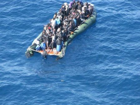Τεράστια επιχείρηση στην Ιταλία για τη διάσωση εκατοντάδων μεταναστών
