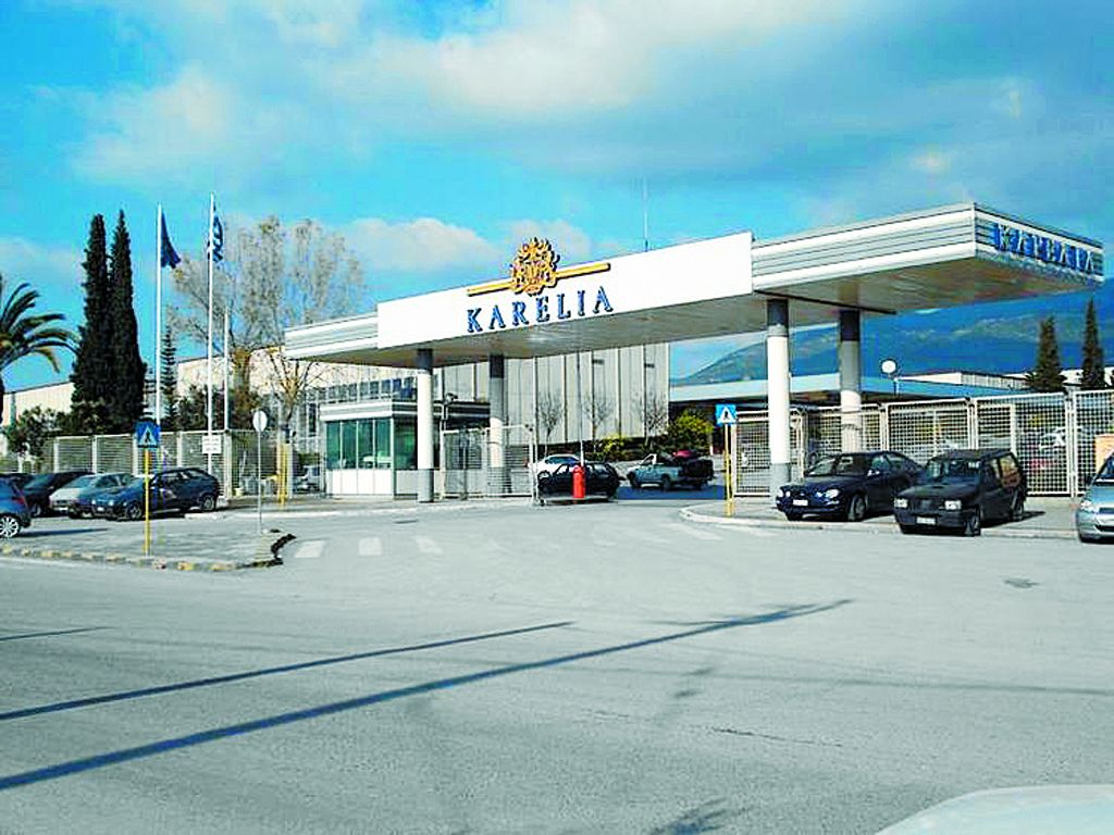 Ο Καρέλιας επιμένει ελληνικά